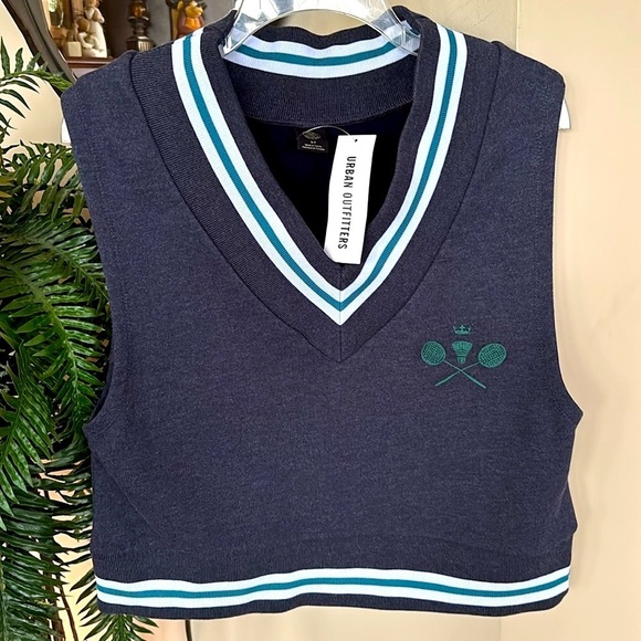 Brand New Urban Outfitters Badminton Vest V Neck Sweatshirt w/ Embroidery Sport - Picture 1 of 14